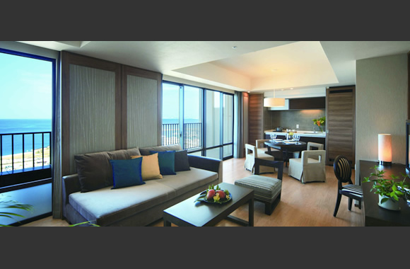 a_cut_moon_ocean_ginowan1